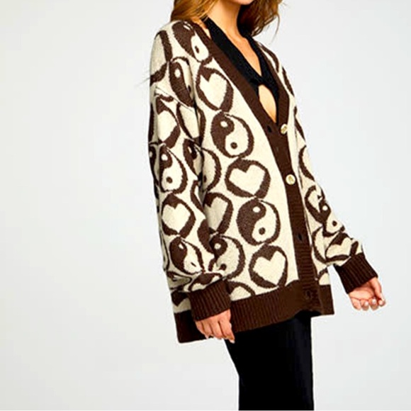 CHASER vibe cardigan in latte-yin yang hearts XS - Picture 1 of 8